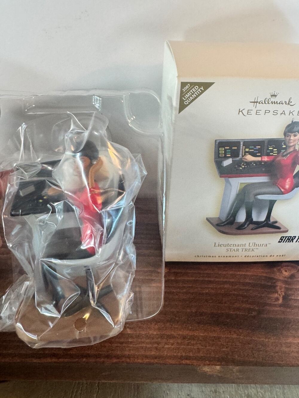 Hallmark Keepsake 2007 Star Trek Lieutenant Uhura Ornament Limited NEW / READ